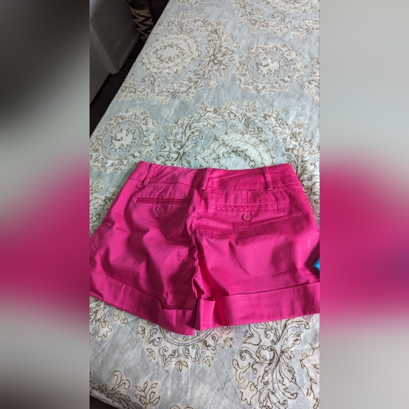 Shorts - Picture 3 of 6